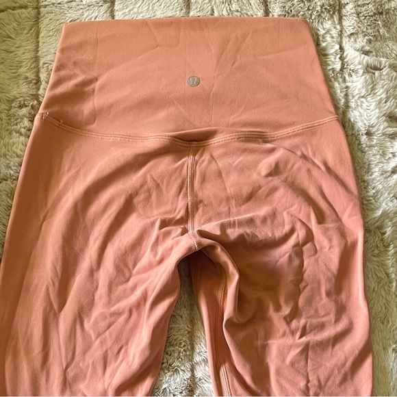 Lululemon align cropped leggings in pink savannah size 4 - Picture 3 of 3